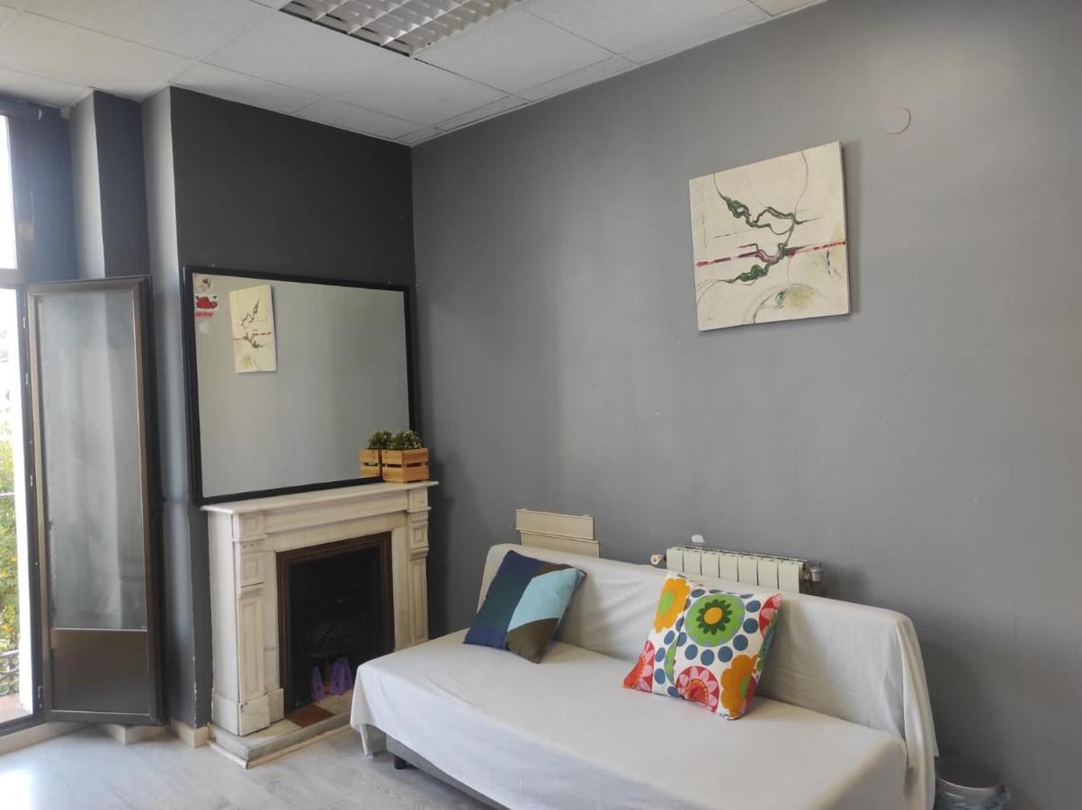 Parsa Homstay Madrid Exterior photo